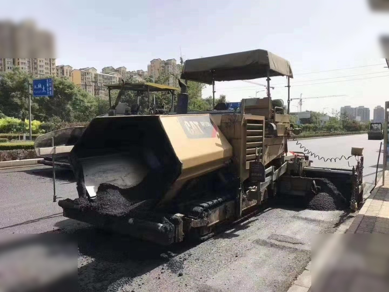 2010 CATERPILLAR AP-755 - Asphalt paver: picture 1 2010 CATERPILLAR AP-755 - Asphalt paver: picture 1