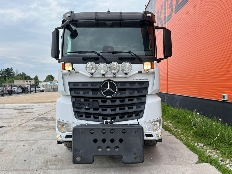 Mercedes-Benz Arocs 3242 8x4 PK22002 / RETARDER / SNOW PLOW EQUIPMENT / GRAPPLE - Hook lift truck, Crane truck: picture 3 Mercedes-Benz Arocs 3242 8x4 PK22002 / RETARDER / SNOW PLOW EQUIPMENT / GRAPPLE - Hook lift truck, Crane truck: picture 3