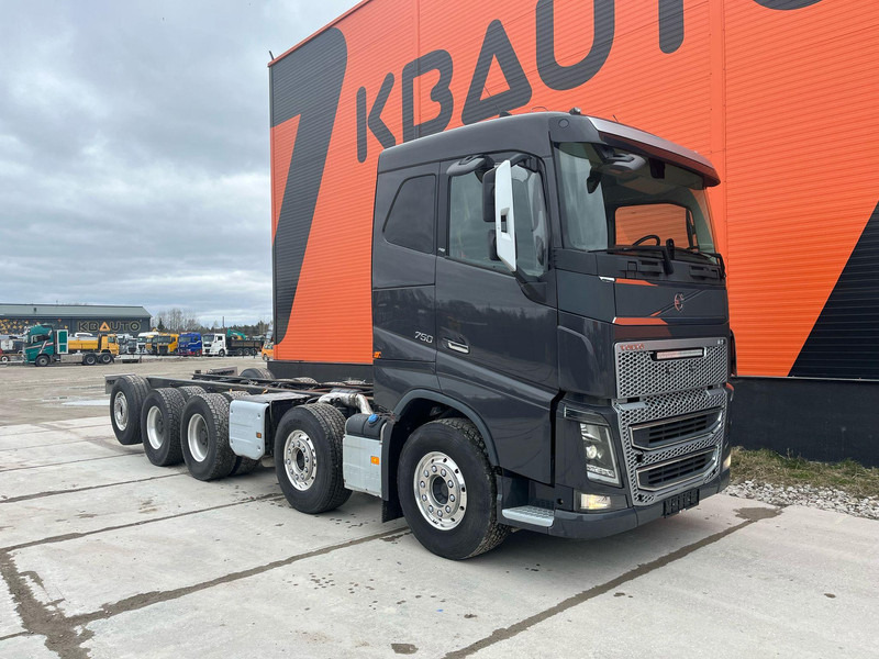 Volvo FH 16 750 10x4*6 GCW 100 ton / CHASSIS L=7350 mm - Cab chassis truck: picture 4 Volvo FH 16 750 10x4*6 GCW 100 ton / CHASSIS L=7350 mm - Cab chassis truck: picture 4