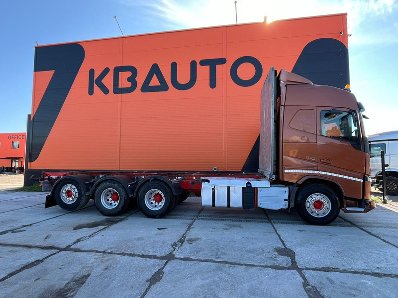 Volvo FH 540 8x4*4 GLOBE XL / 9 ton FRONT AXLE - Cab chassis truck: picture 5 Volvo FH 540 8x4*4 GLOBE XL / 9 ton FRONT AXLE - Cab chassis truck: picture 5