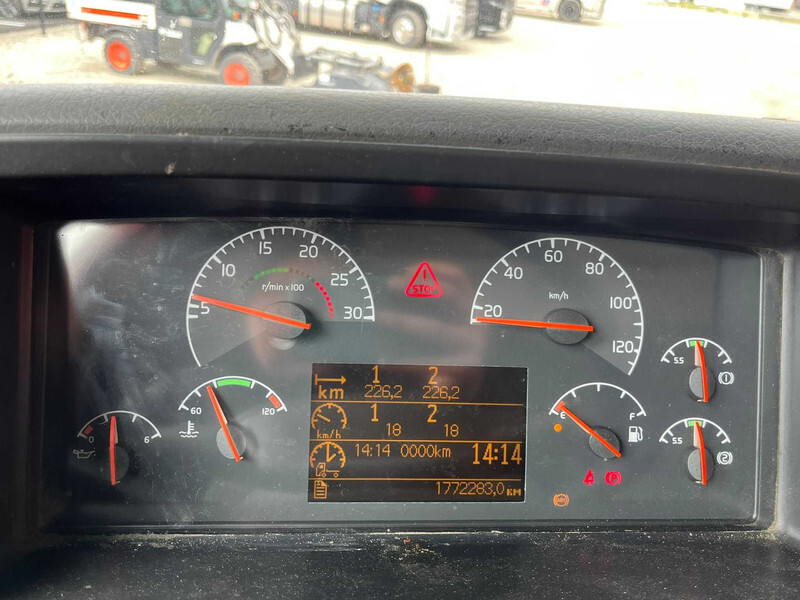 Cab chassis truck Volvo FM 9 300 6x2 CHASSIS L=8779 mm: picture 17 Cab chassis truck Volvo FM 9 300 6x2 CHASSIS L=8779 mm: picture 17