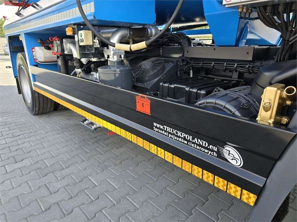 Vacuum truck DAF WHALE: picture 24