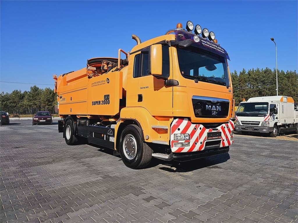 MAN SUPER 2000 4x2 WUKO RECYKLING for collecting liqui  - Vacuum truck: picture 2 MAN SUPER 2000 4x2 WUKO RECYKLING for collecting liqui  - Vacuum truck: picture 2