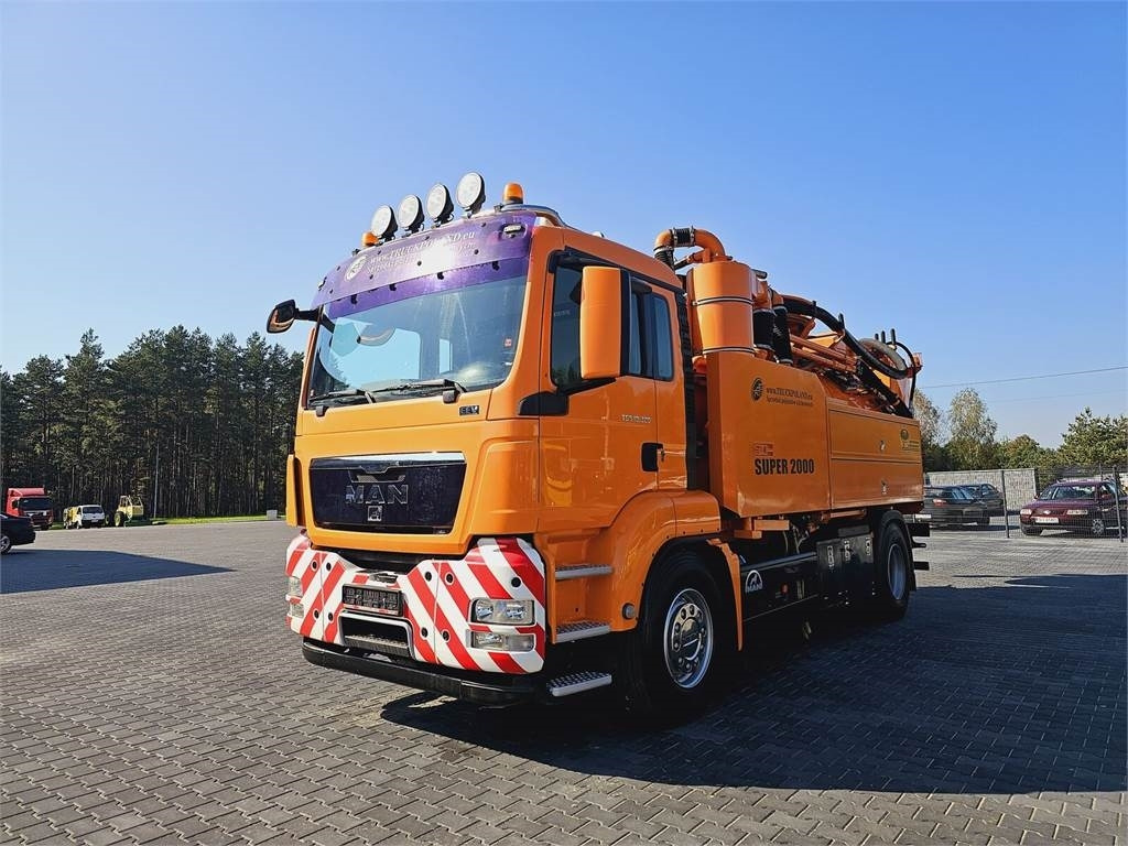 MAN SUPER 2000 4x2 WUKO RECYKLING for collecting liqui  - Vacuum truck: picture 3 MAN SUPER 2000 4x2 WUKO RECYKLING for collecting liqui  - Vacuum truck: picture 3