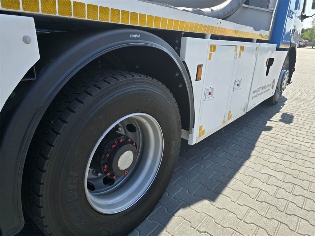 Municipal/ Special vehicle Renault 4x2 WUKO RIVARD for collecting liquid waste: picture 2