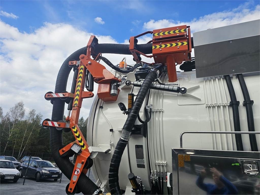 Volvo WUKO ADR ROLBA FOR CLEANING CHANNELS COMBI  leasing Volvo WUKO ADR ROLBA FOR CLEANING CHANNELS COMBI: picture 18