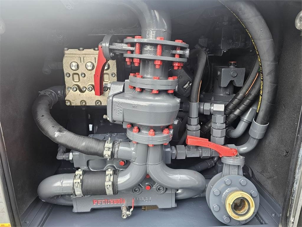 Volvo WUKO ADR ROLBA FOR CLEANING CHANNELS COMBI  leasing Volvo WUKO ADR ROLBA FOR CLEANING CHANNELS COMBI: picture 20