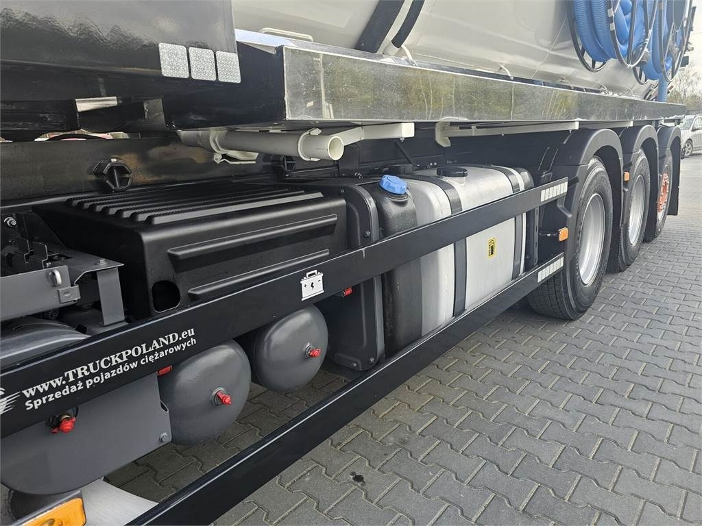 Volvo WUKO ADR ROLBA FOR CLEANING CHANNELS COMBI  leasing Volvo WUKO ADR ROLBA FOR CLEANING CHANNELS COMBI: picture 11