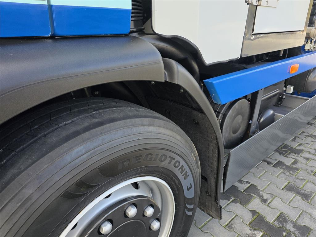 Vacuum truck Renault 6x4 WUKO RIVARD RECYTLING for collecting liquid wa: picture 9 Vacuum truck Renault 6x4 WUKO RIVARD RECYTLING for collecting liquid wa: picture 9