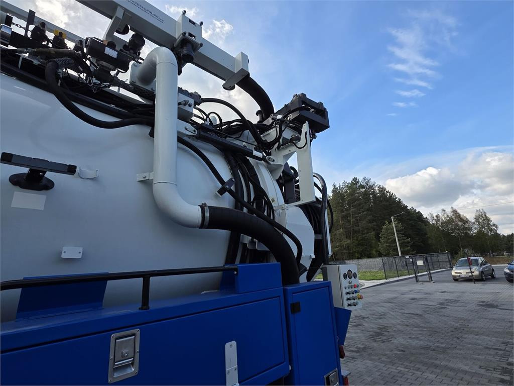 Vacuum truck Renault 6x4 WUKO RIVARD RECYTLING for collecting liquid wa: picture 16 Vacuum truck Renault 6x4 WUKO RIVARD RECYTLING for collecting liquid wa: picture 16