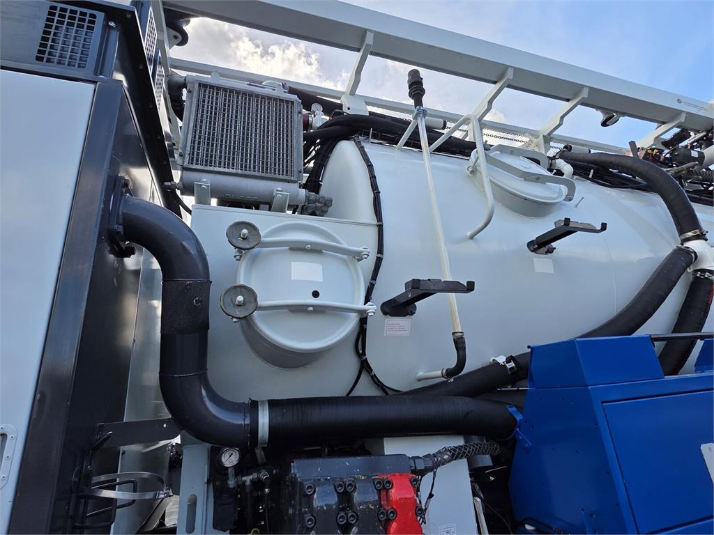 Vacuum truck Renault 6x4 WUKO RIVARD RECYTLING for collecting liquid wa: picture 14 Vacuum truck Renault 6x4 WUKO RIVARD RECYTLING for collecting liquid wa: picture 14