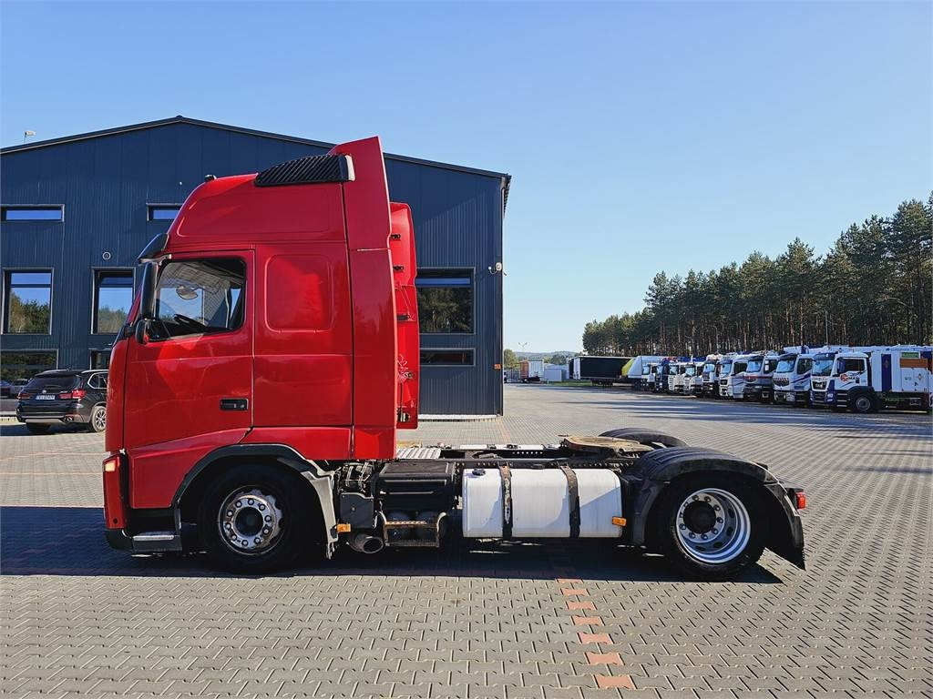 Volvo FH13 XXL MANUAL 420 EURO 5 2011 r MEGA LOW DECK - Tractor unit: picture 3 Volvo FH13 XXL MANUAL 420 EURO 5 2011 r MEGA LOW DECK - Tractor unit: picture 3