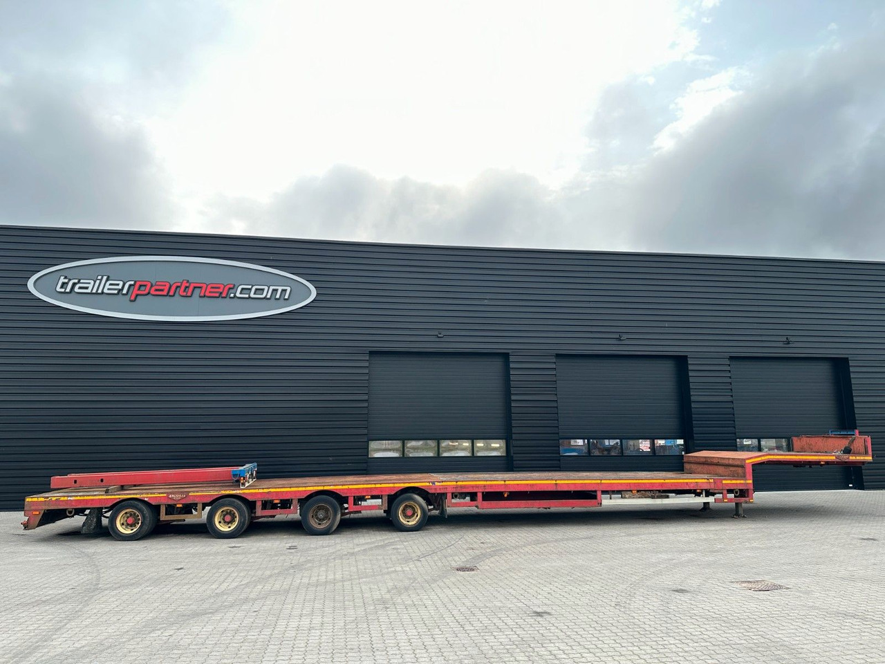 Broshuis 4 achs tieflader / 2 x ausziehbar / 43.650 mm - Low loader semi-trailer: picture 1 Broshuis 4 achs tieflader / 2 x ausziehbar / 43.650 mm - Low loader semi-trailer: picture 1
