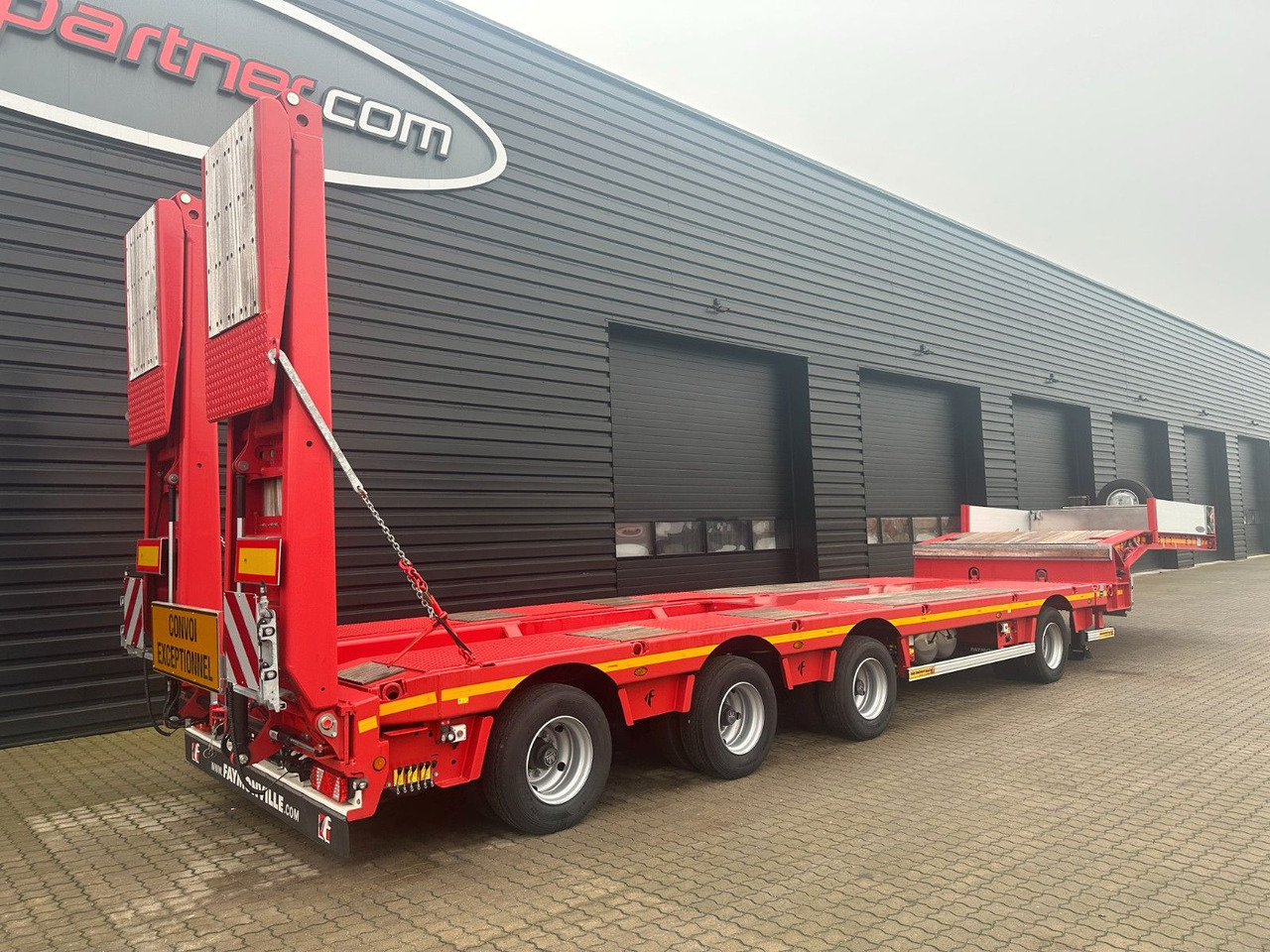 Faymonville 4 achs Multimax L-AUMV / Hydr. Verbreiterung - Low loader semi-trailer: picture 2 Faymonville 4 achs Multimax L-AUMV / Hydr. Verbreiterung - Low loader semi-trailer: picture 2