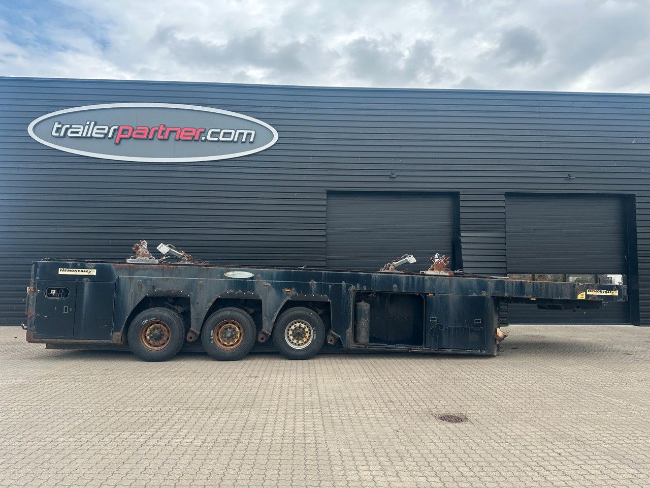 Faymonville Prefamax 3 achs innenlader - Low loader semi-trailer: picture 1 Faymonville Prefamax 3 achs innenlader - Low loader semi-trailer: picture 1
