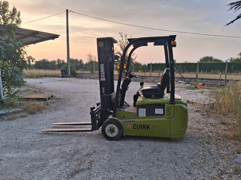 Clark GTX16 - Electric forklift: picture 1 Clark GTX16 - Electric forklift: picture 1