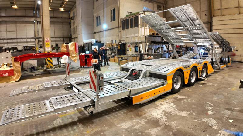 Eroglu 3 Axle Trucks Carriers - Autotransporter semi-trailer: picture 3 Eroglu 3 Axle Trucks Carriers - Autotransporter semi-trailer: picture 3