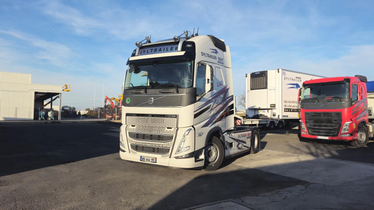 Volvo FH 500 Globetrotter XXL (Location / Rent) - Tractor unit: picture 3 Volvo FH 500 Globetrotter XXL (Location / Rent) - Tractor unit: picture 3