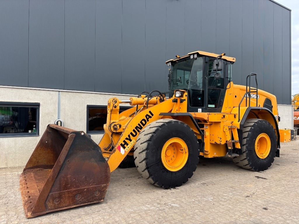 Hyundai HL 960 - 955 - Wheel loader: picture 1 Hyundai HL 960 - 955 - Wheel loader: picture 1