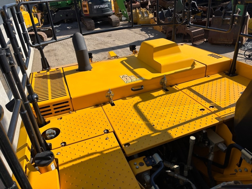 Crawler excavator JCB 220 XL 4F -- 220X LC -- 220 X LC - 220: picture 29