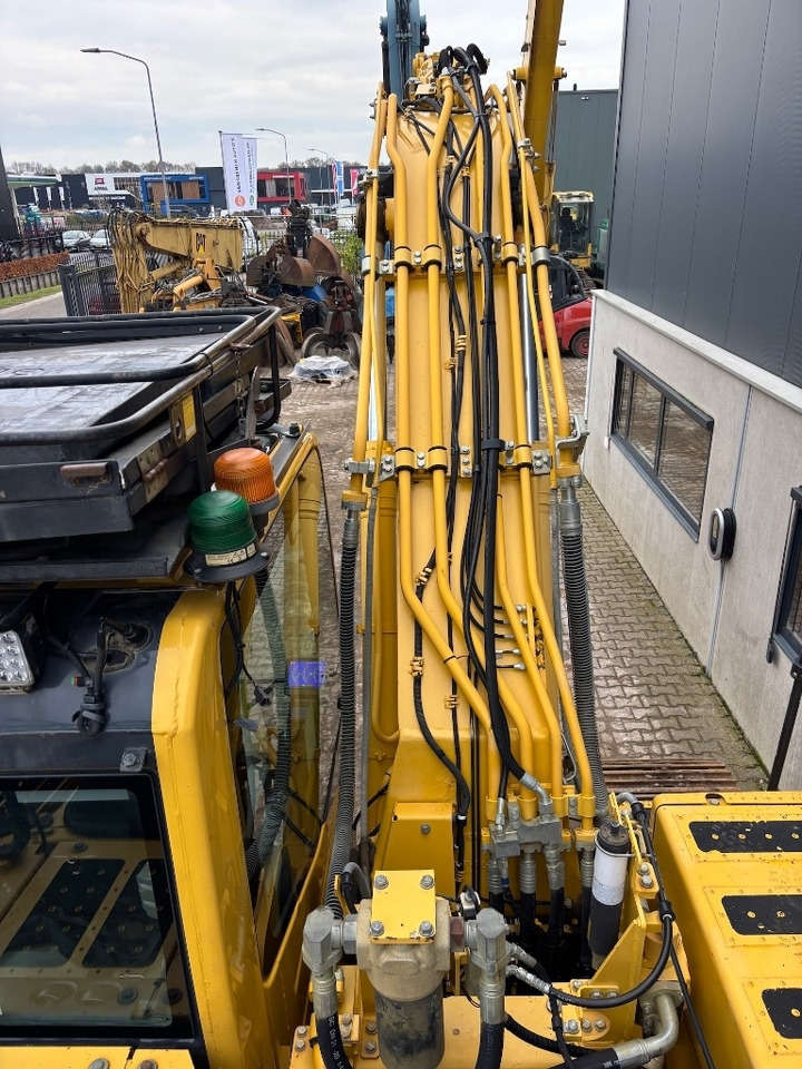 Crawler excavator Komatsu PC210LC-10 - PC 210 LC-10 - PC 210 - PC210LC-11: picture 30 Crawler excavator Komatsu PC210LC-10 - PC 210 LC-10 - PC 210 - PC210LC-11: picture 30