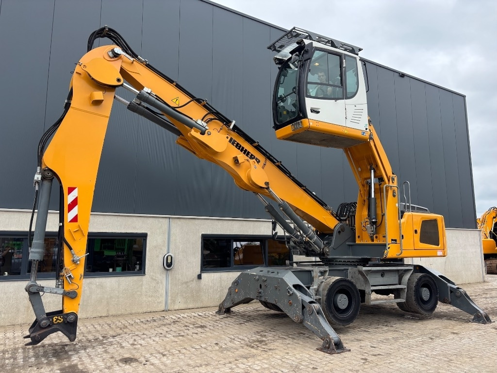Liebherr LH 24 - LH 22 / LH 26 - Waste/ Industry handler: picture 1 Liebherr LH 24 - LH 22 / LH 26 - Waste/ Industry handler: picture 1