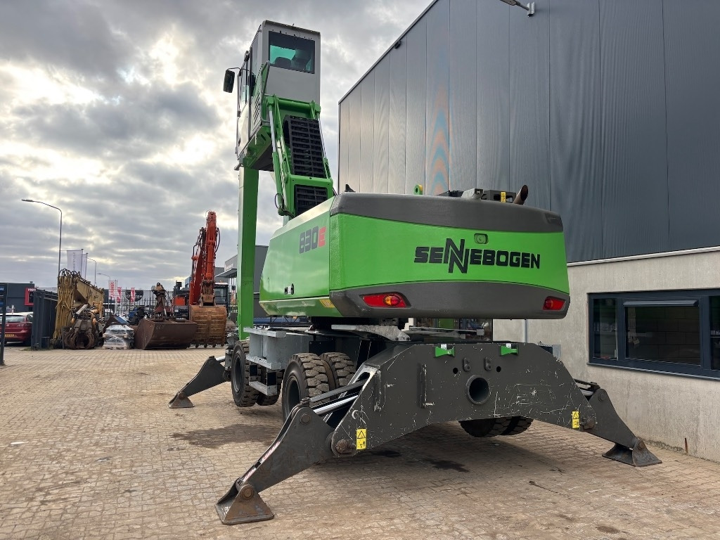 Sennebogen 830 E - 830 E MHD - 830 E M - 830M - 830E - Waste/ Industry handler: picture 3 Sennebogen 830 E - 830 E MHD - 830 E M - 830M - 830E - Waste/ Industry handler: picture 3