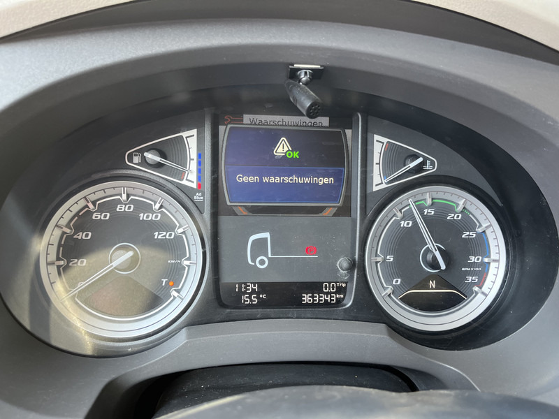 DAF LF 210 FA / 12 Ton / 353 dkm / Koffer / LBW 1500 kg / NL LKW - Box truck: picture 4 DAF LF 210 FA / 12 Ton / 353 dkm / Koffer / LBW 1500 kg / NL LKW - Box truck: picture 4