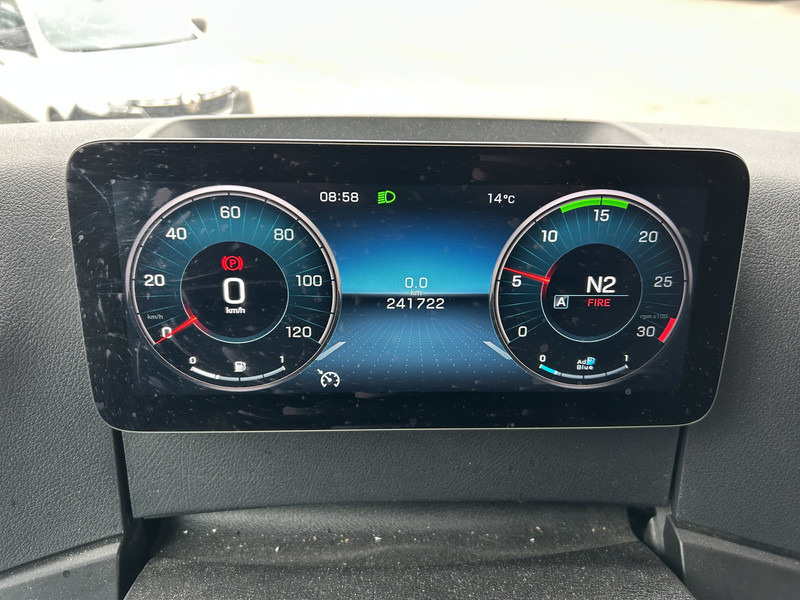 Mercedes-Benz Actros 2124 / Carrier Koeler -30 gr / Cheraeu / Laadklep / APK 11-26 - Refrigerator truck: picture 4 Mercedes-Benz Actros 2124 / Carrier Koeler -30 gr / Cheraeu / Laadklep / APK 11-26 - Refrigerator truck: picture 4