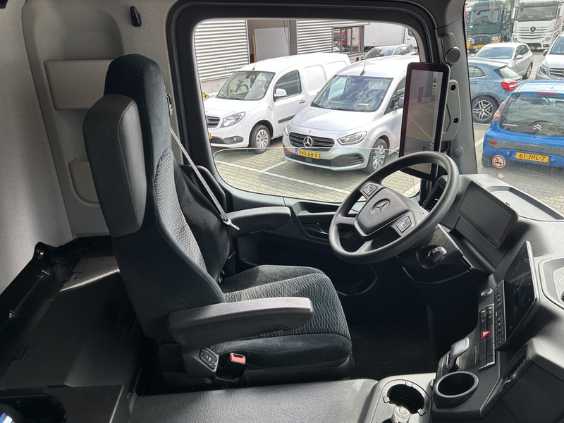 Mercedes-Benz Actros 2124 / Carrier Koeler -30 gr / Chereau Frigo Box / Laadklep / APK 04-26 - Refrigerator truck: picture 3 Mercedes-Benz Actros 2124 / Carrier Koeler -30 gr / Chereau Frigo Box / Laadklep / APK 04-26 - Refrigerator truck: picture 3