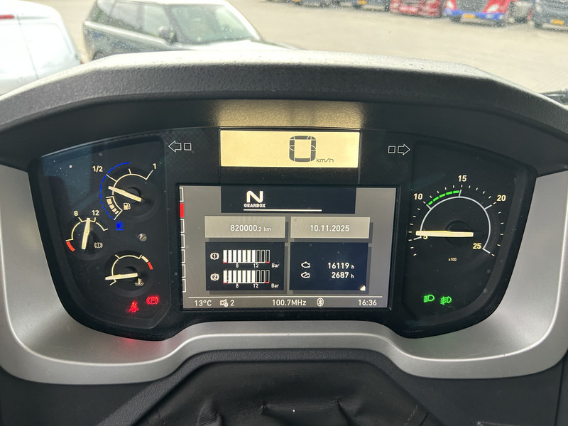 Renault T 380 Comfort / 820 dkm / Curtainside / Loadlift / APK TUV 02-26 - Curtainsider truck: picture 4 Renault T 380 Comfort / 820 dkm / Curtainside / Loadlift / APK TUV 02-26 - Curtainsider truck: picture 4