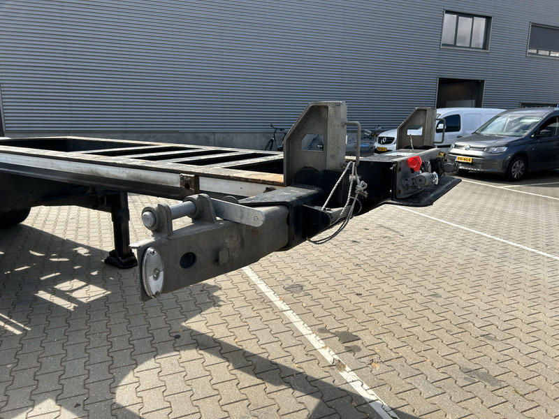 Renders Euro 800 / Container Chassis / 20 - 30 - 40 - 45 ft / SAF / APK TUV 11-25 - Container transporter/ Swap body semi-trailer: picture 3 Renders Euro 800 / Container Chassis / 20 - 30 - 40 - 45 ft / SAF / APK TUV 11-25 - Container transporter/ Swap body semi-trailer: picture 3
