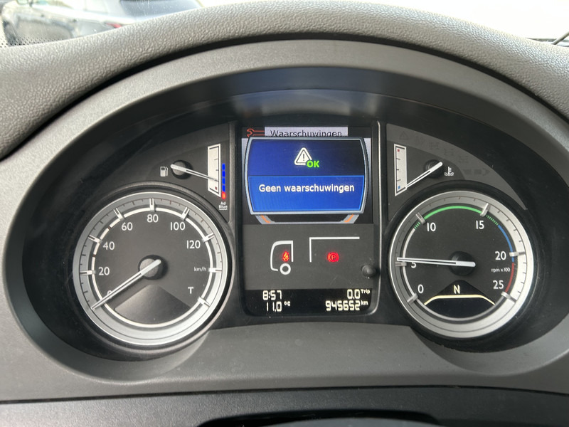 DAF CF 400 FT Space Cab / 945 dkm / Smart Tacho V2 / Stand Airco / APK TUV 01-26 - Tractor unit: picture 4 DAF CF 400 FT Space Cab / 945 dkm / Smart Tacho V2 / Stand Airco / APK TUV 01-26 - Tractor unit: picture 4