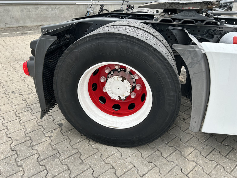 Tractor unit Mercedes-Benz Actros 1845 Gigaspace / 549 dkm / 2 Tanks / Stand Airco / New Tacho V2: picture 14