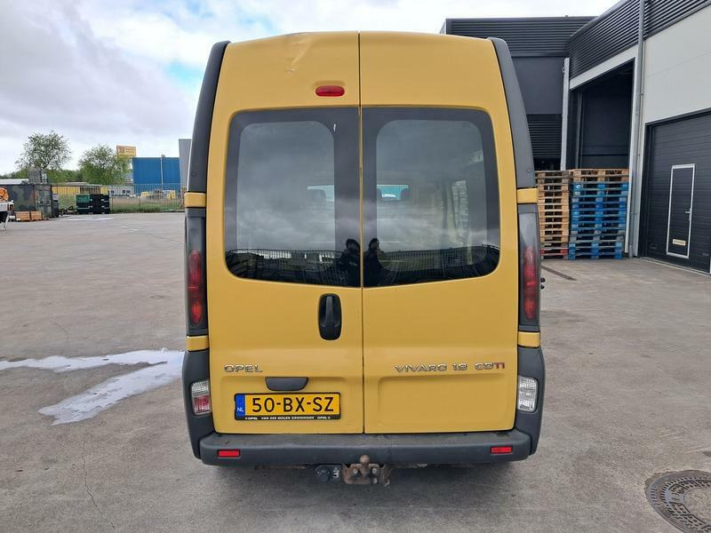 Opel VIVARO 1.9DTI 2.9T L2H2 - Small van: picture 4 Opel VIVARO 1.9DTI 2.9T L2H2 - Small van: picture 4