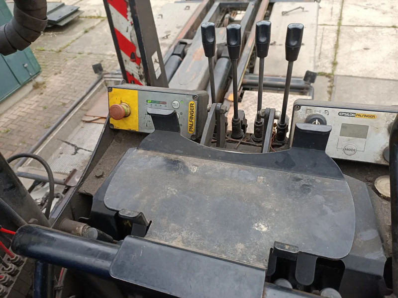 Truck MAN TGS 26.360: picture 16