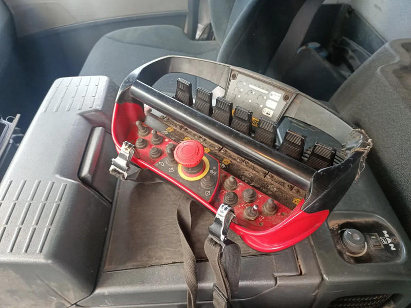 Truck MAN TGS 26.360: picture 18