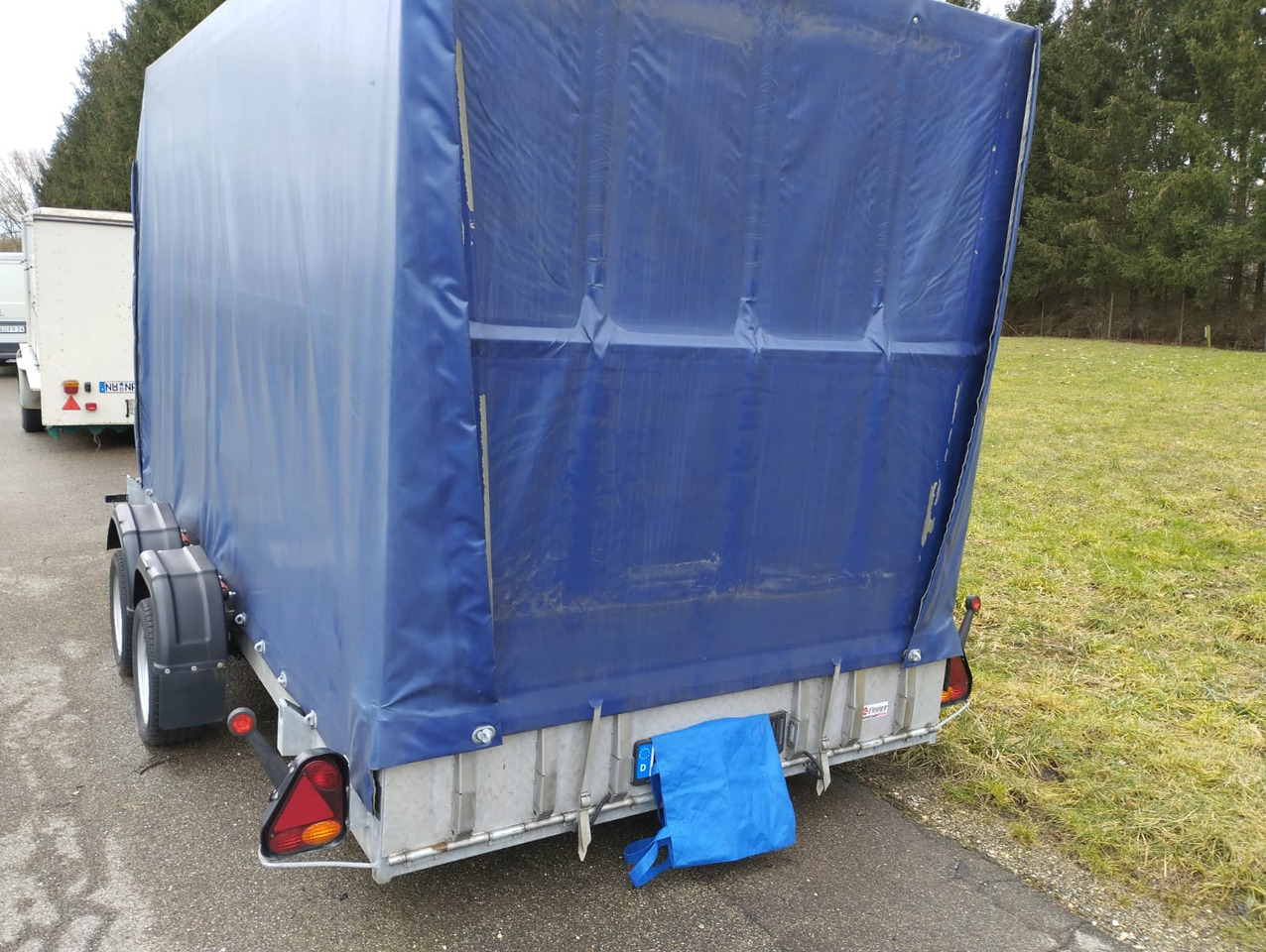 VEZEKO 400 x 187 3,5 t Absenkanhänger Huski 40.35 - Curtainsider trailer: picture 3 VEZEKO 400 x 187 3,5 t Absenkanhänger Huski 40.35 - Curtainsider trailer: picture 3