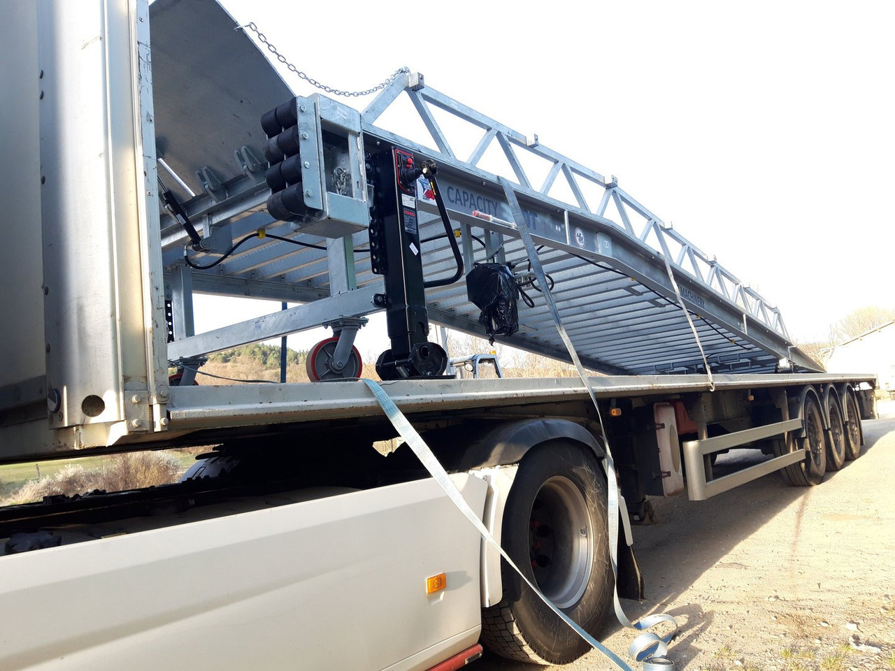 Loading Ramp with with hydraulic tilting bridge -  AZ RAMP - STAR- 8T FULL GALVA leasing Loading Ramp with with hydraulic tilting bridge -  AZ RAMP - STAR- 8T FULL GALVA: picture 16