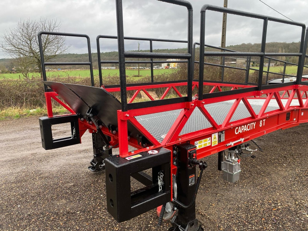 **RENTAL** Loading Ramp with with hydraulic tilting bridge - AZ RAMP - STAR- 8T. 8 ton capacity - Loading ramp: picture 4 **RENTAL** Loading Ramp with with hydraulic tilting bridge - AZ RAMP - STAR- 8T. 8 ton capacity - Loading ramp: picture 4
