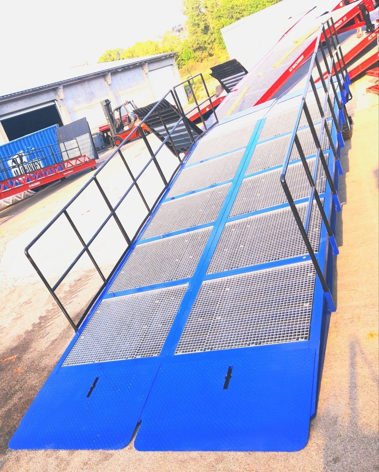 **RENTAL**Wide Mobile dock ramp, uncouplable AZ RAMP BIG FOOT LLO 20 T - Loading ramp: picture 3 **RENTAL**Wide Mobile dock ramp, uncouplable AZ RAMP BIG FOOT LLO 20 T - Loading ramp: picture 3