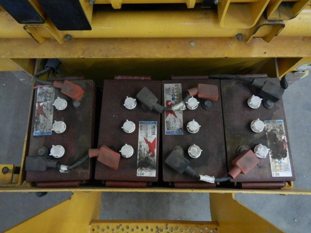 Used Electric scissor Lift Haulotte Compact 10 - Scissor lift: picture 4 Used Electric scissor Lift Haulotte Compact 10 - Scissor lift: picture 4