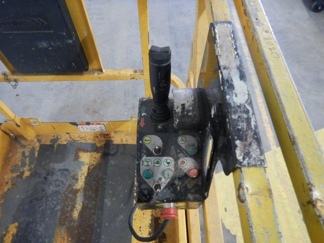 Used Electric scissor Lift Haulotte Compact 10 - Scissor lift: picture 5 Used Electric scissor Lift Haulotte Compact 10 - Scissor lift: picture 5
