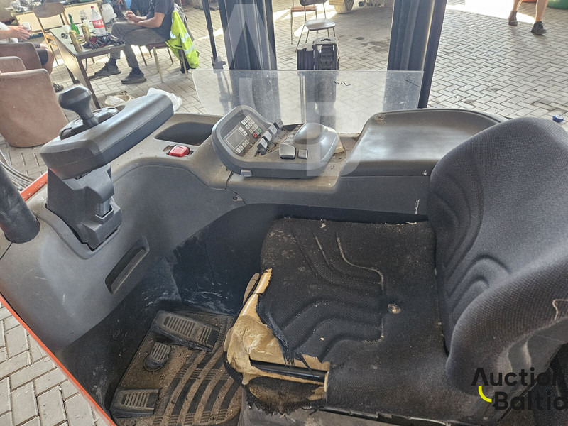 BT RRE 140B - Reach truck: picture 5 BT RRE 140B - Reach truck: picture 5