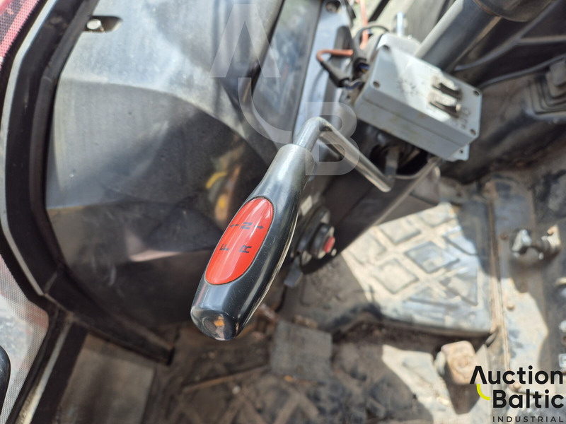 Farm tractor Branson 5820 CX: picture 10