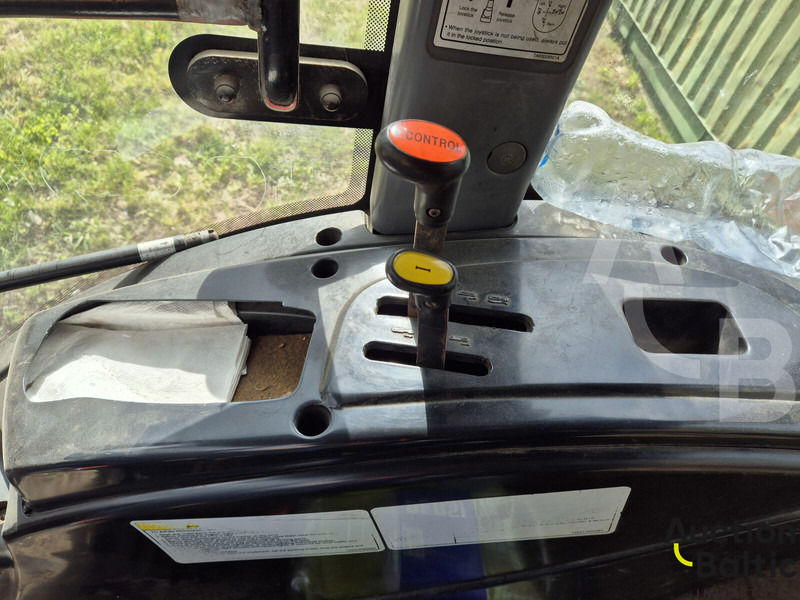 Farm tractor Branson 5820 CX: picture 11