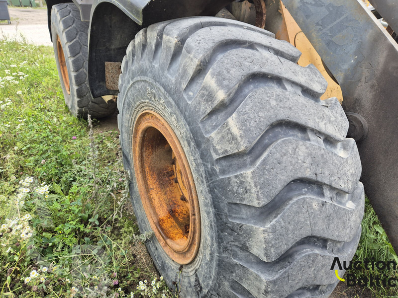 Wheel loader Case 621 D: picture 10