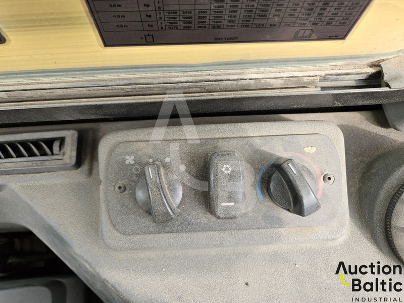 Mini excavator Caterpillar 305.5E2CR: picture 9