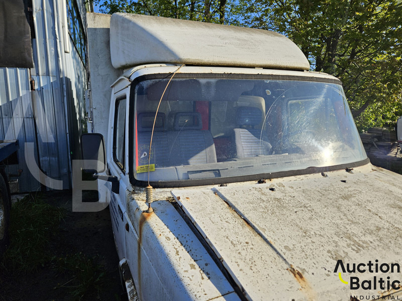 DAF V 400 - Box truck: picture 3 DAF V 400 - Box truck: picture 3