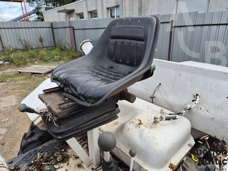 Ei Attachments 09.NH.2750 - Grader: picture 5 Ei Attachments 09.NH.2750 - Grader: picture 5